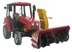 Фото: Снегоуборочный трактор 320.4М + снегоочиститель СТ-1500